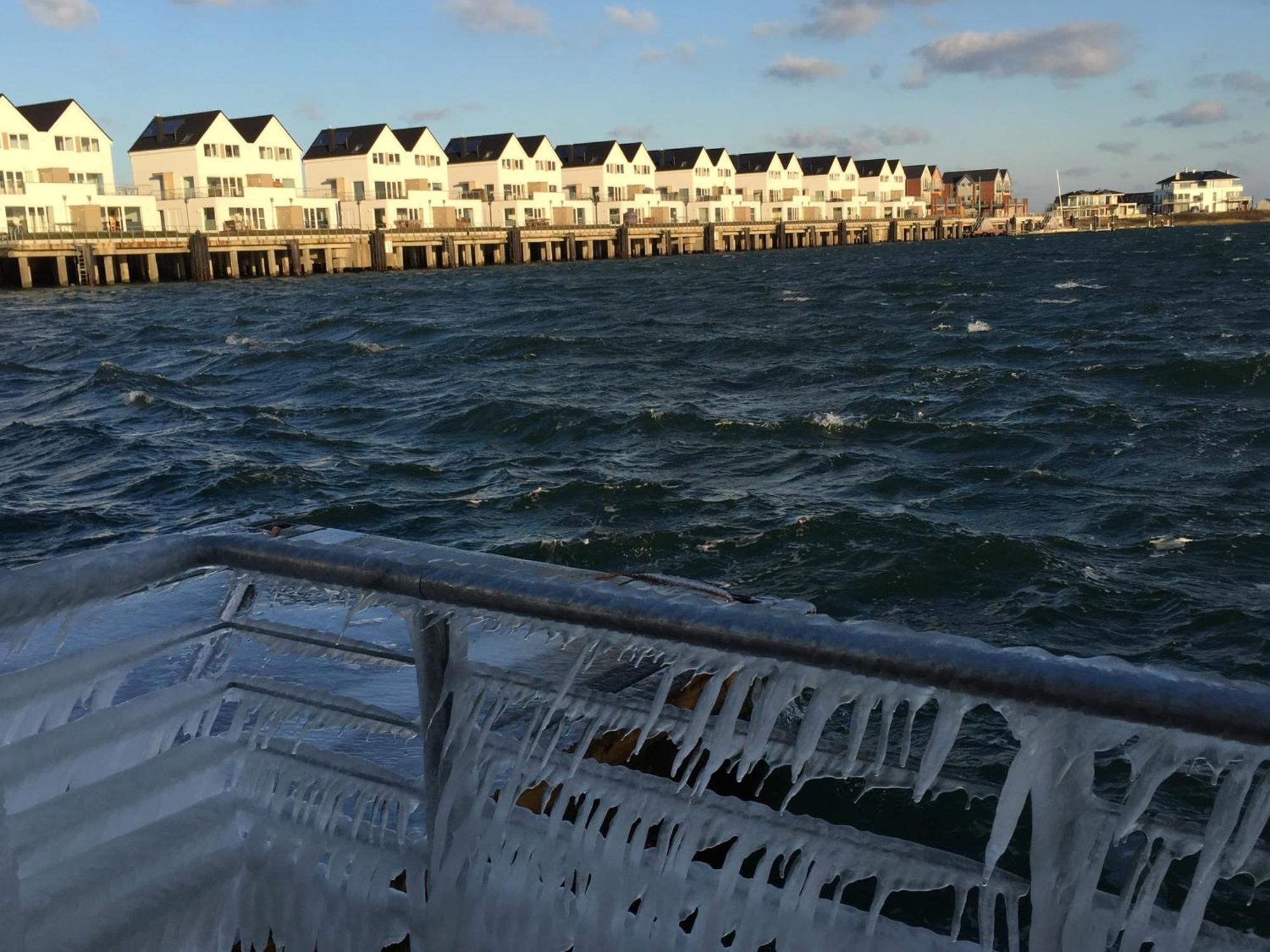 Schwimmendes Ferienhaus Antares One By Seeblick Ferien Oro, Rundum Wasser, Sauna Olpenitz Kültér fotó