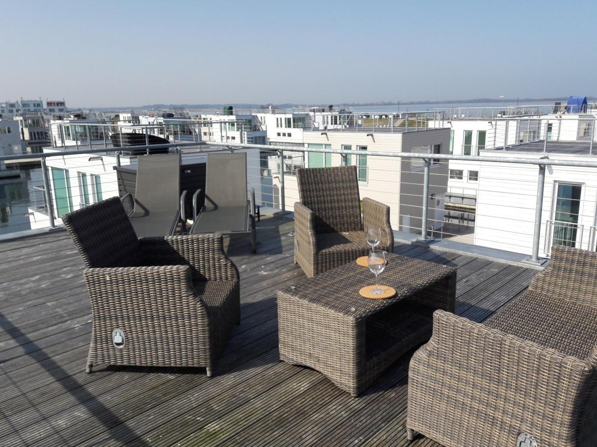 Schwimmendes Ferienhaus Antares One By Seeblick Ferien Oro, Rundum Wasser, Sauna Olpenitz Kültér fotó