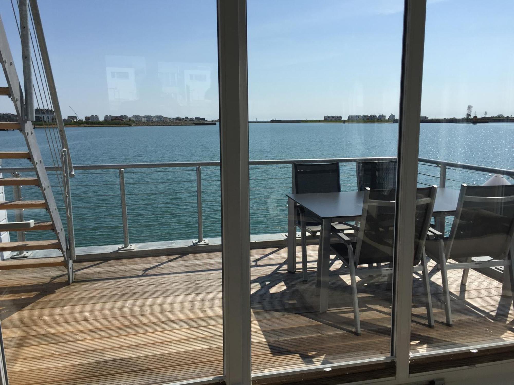Schwimmendes Ferienhaus Antares One By Seeblick Ferien Oro, Rundum Wasser, Sauna Olpenitz Kültér fotó