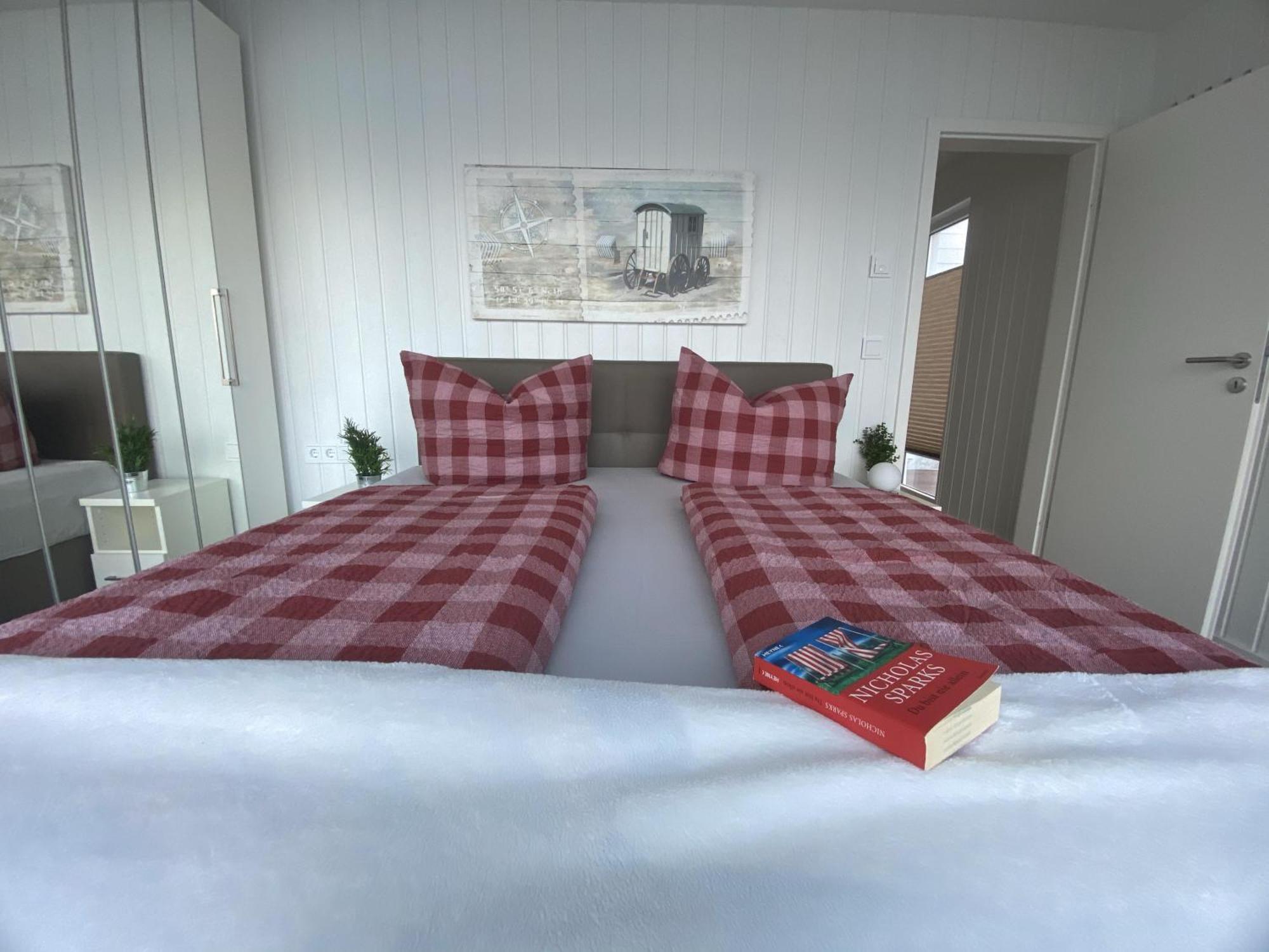Schwimmendes Ferienhaus Antares One By Seeblick Ferien Oro, Rundum Wasser, Sauna Olpenitz Kültér fotó